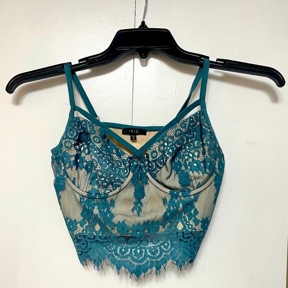 iris Tops - Blue lace top